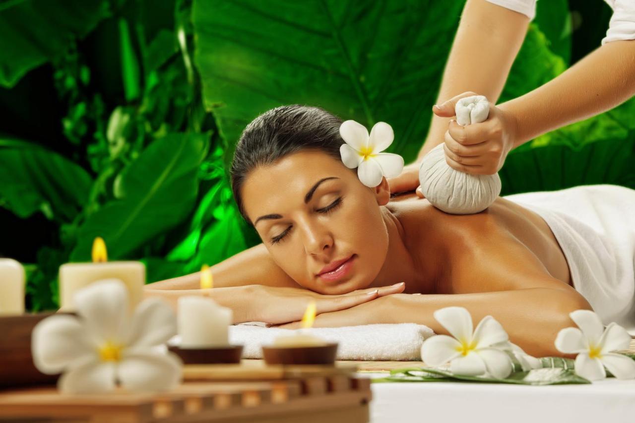 Cevahir Hotel Istanbul Asia Kültér fotó Thai herbal compress massage