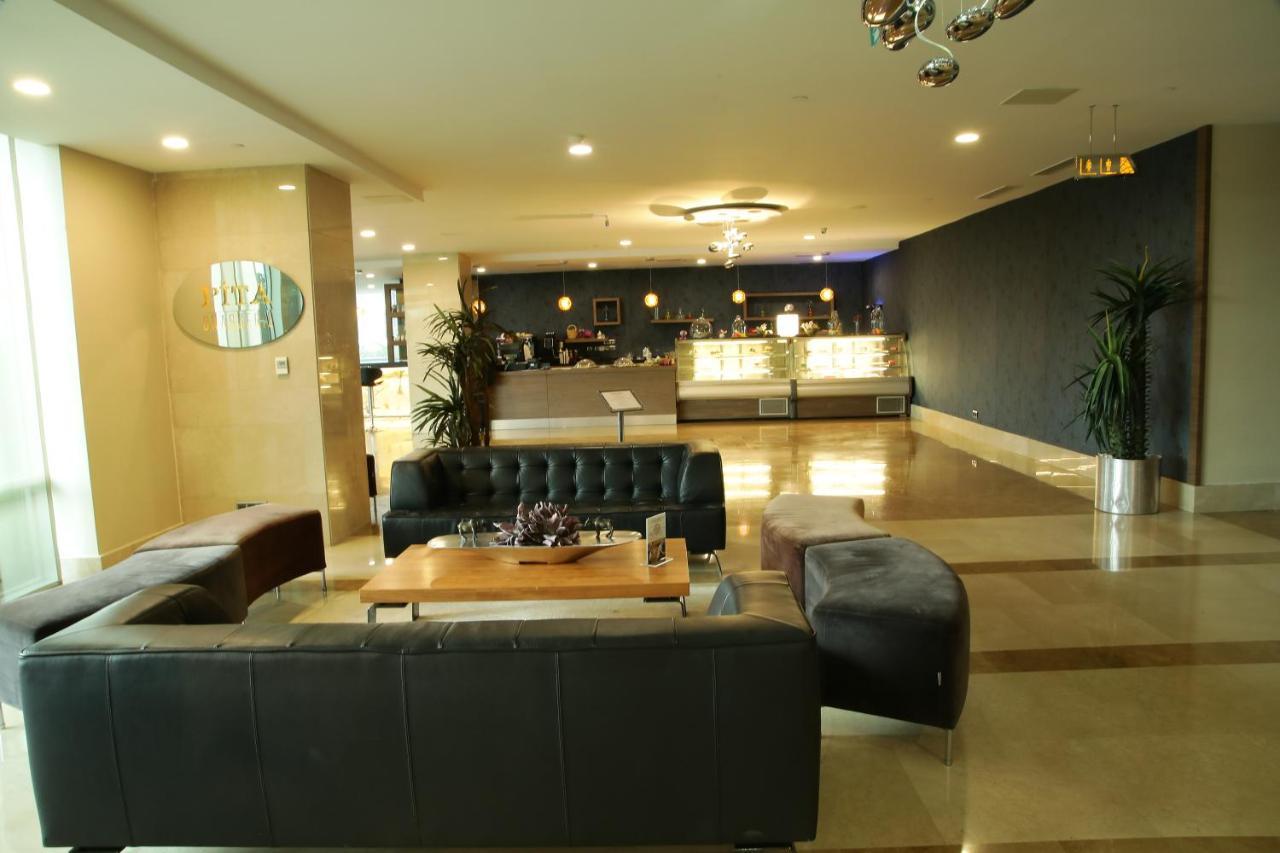 Cevahir Hotel Istanbul Asia Kültér fotó The lounge at the airport