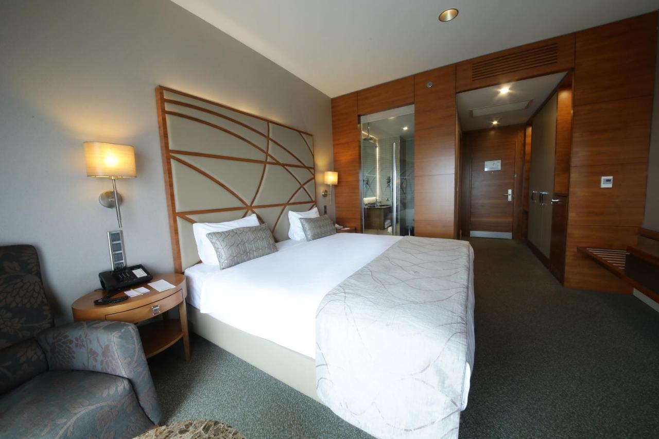 Cevahir Hotel Istanbul Asia Kültér fotó A room at the hotel